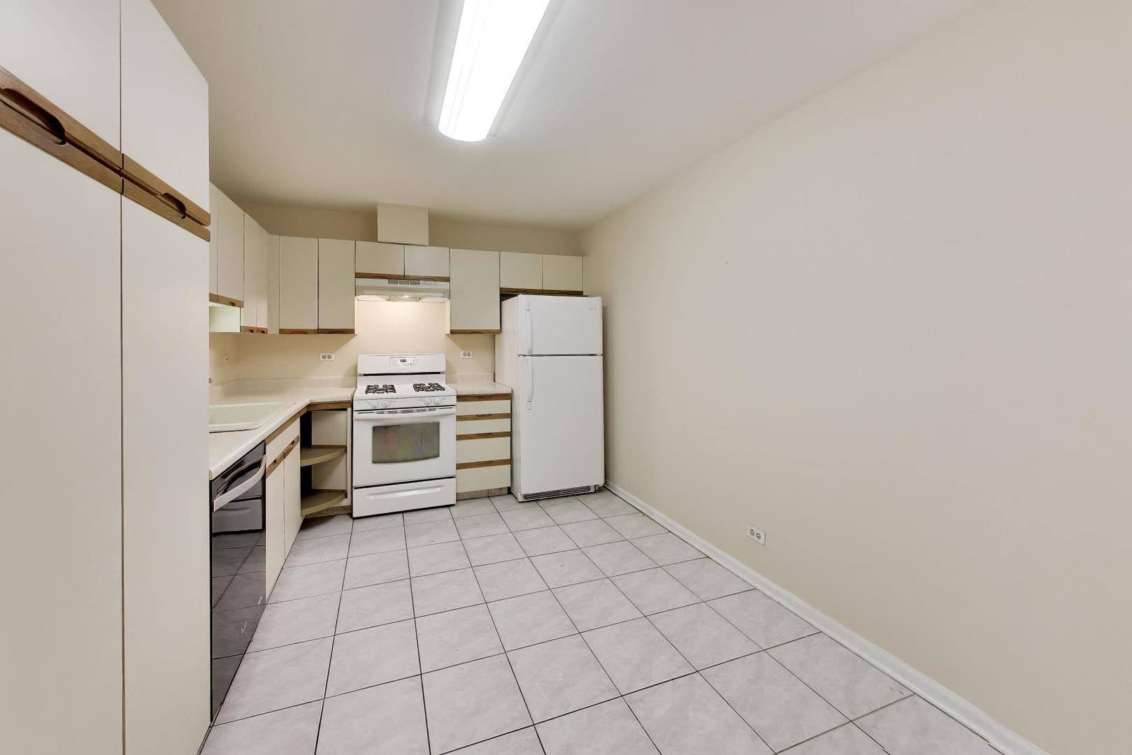 400 East Dundee Road, Unit 208 Buffalo Grove, IL 60089 - Photo 15 of 40 Gallery Image 15