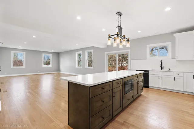 $699,000 | 4016 Faith Lane, St. Charles, IL 60174