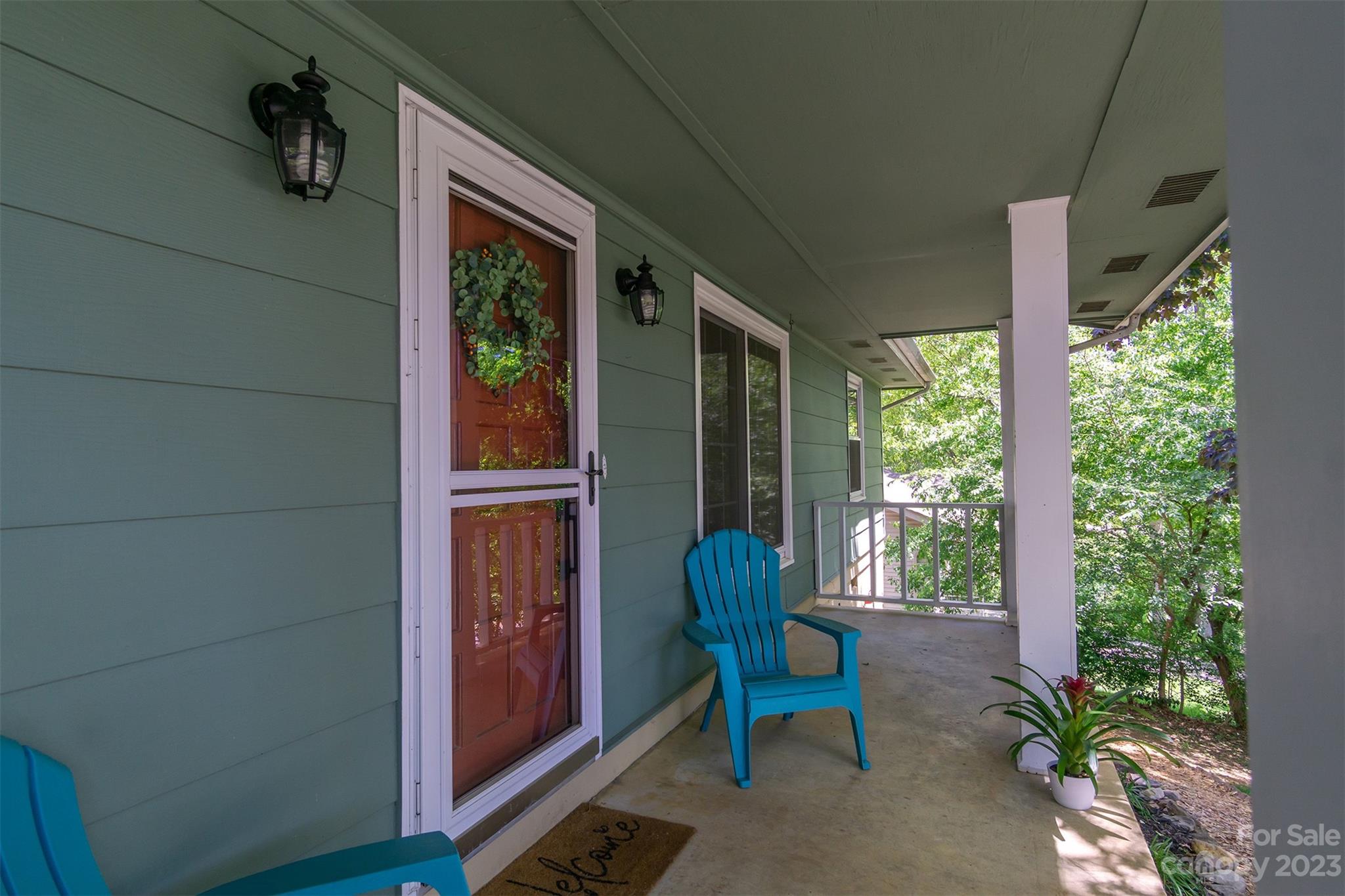 13 Woodfield Road Arden, NC 28704 - Photo 38 of 41 a view of balcony with furniture and garden