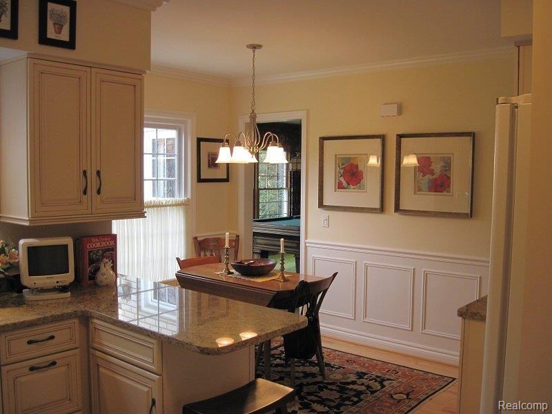 584 Thorntree Road Grosse Pointe, MI 48236 - Photo 7 of 17 IMG_1823.JPG