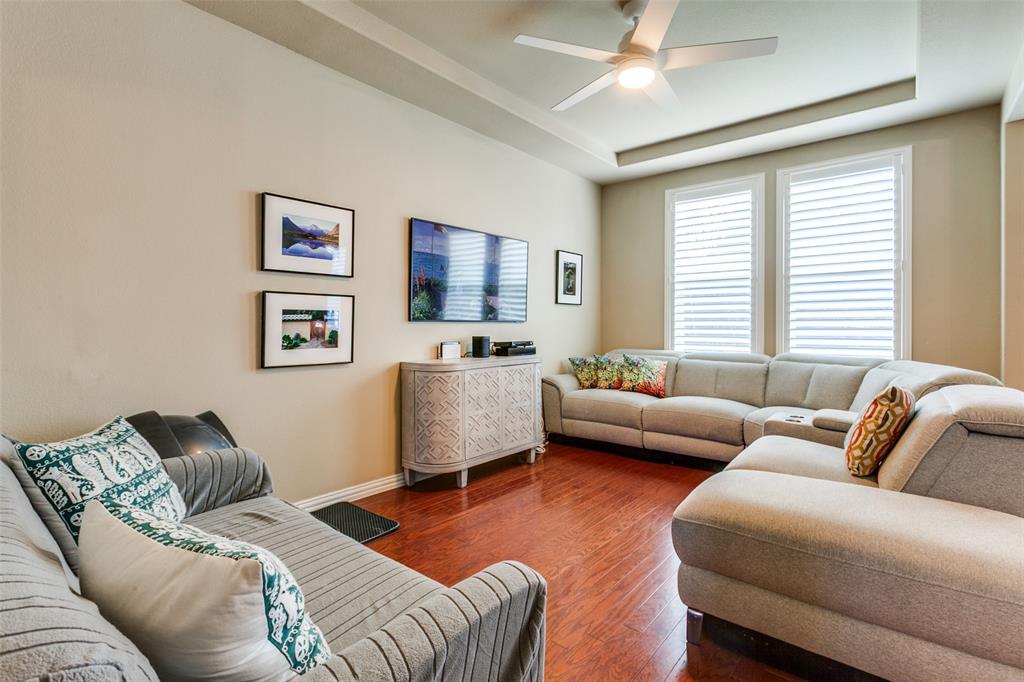 628 Raford Hill Lane Richardson, TX 75081 - Photo 7 of 34 a living room with furniture and a large window