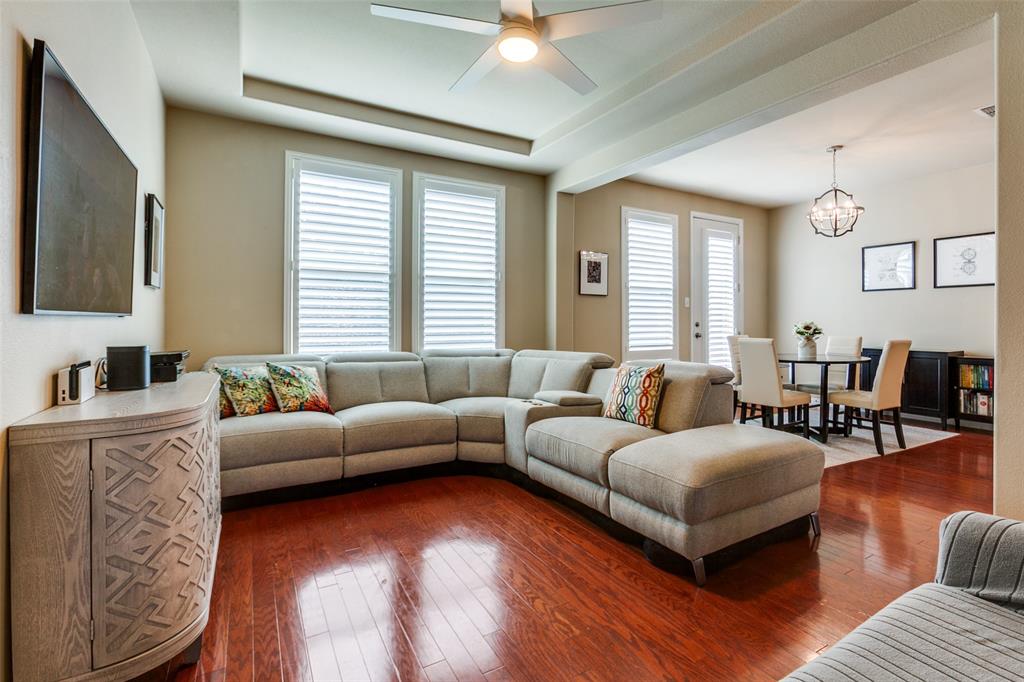 628 Raford Hill Lane Richardson, TX 75081 - Photo 8 of 34 a living room with furniture and a large window