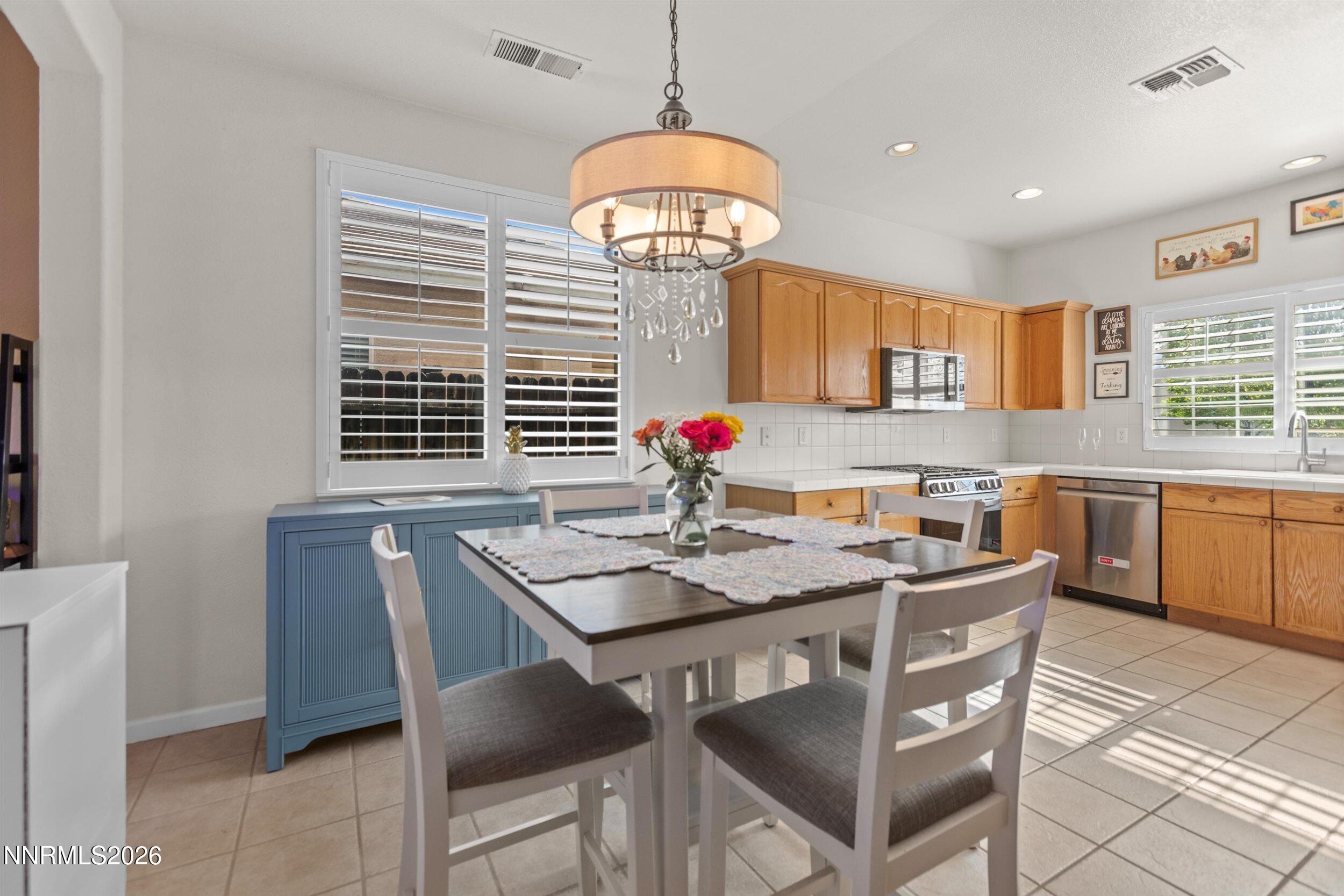 10630 Arbor Way Reno, NV 89521 - Photo 8 of 28 08-0Y7A5481