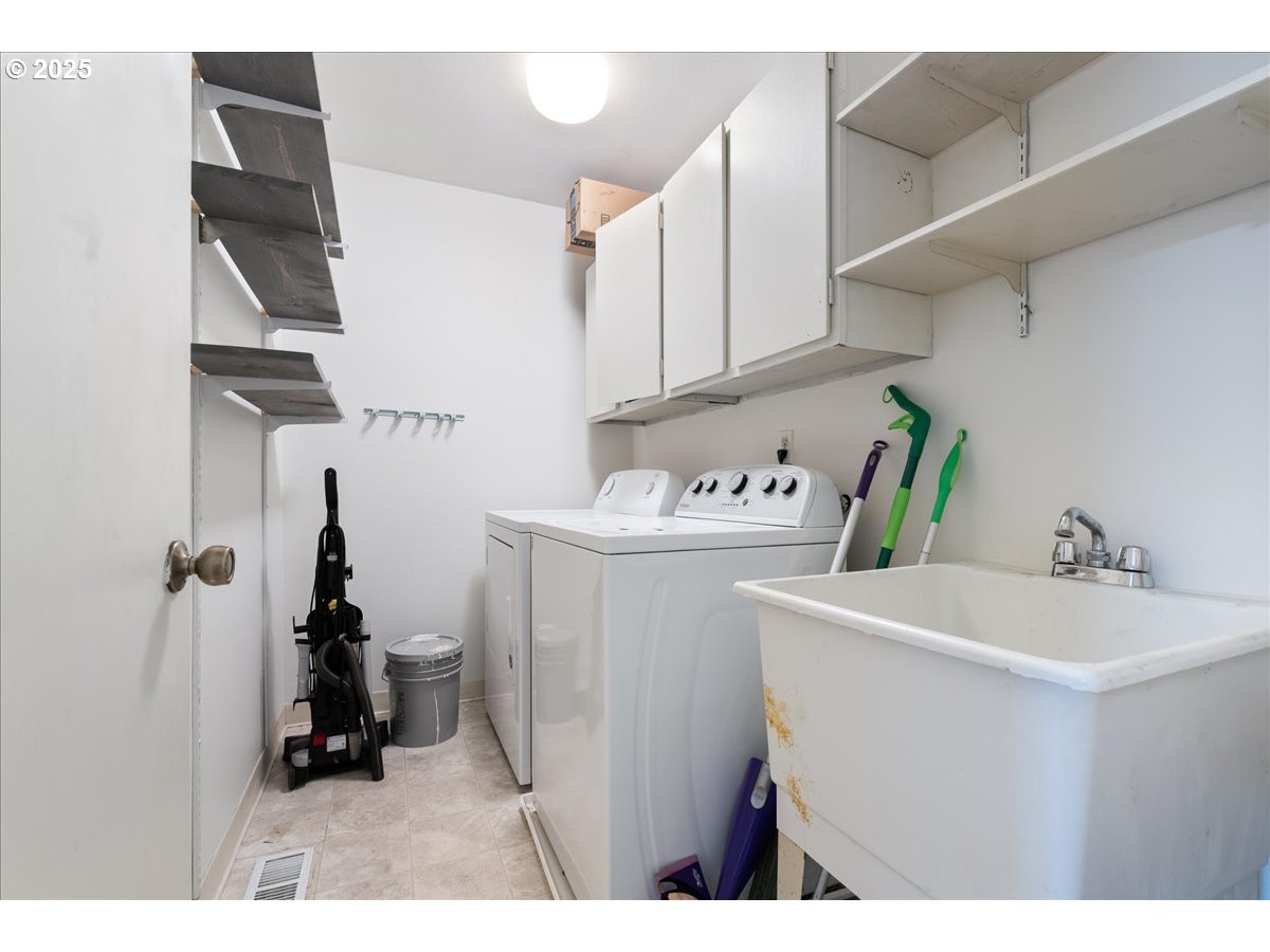 171 Northeast Olvera Court Gresham, OR 97030 - Photo 17 of 45