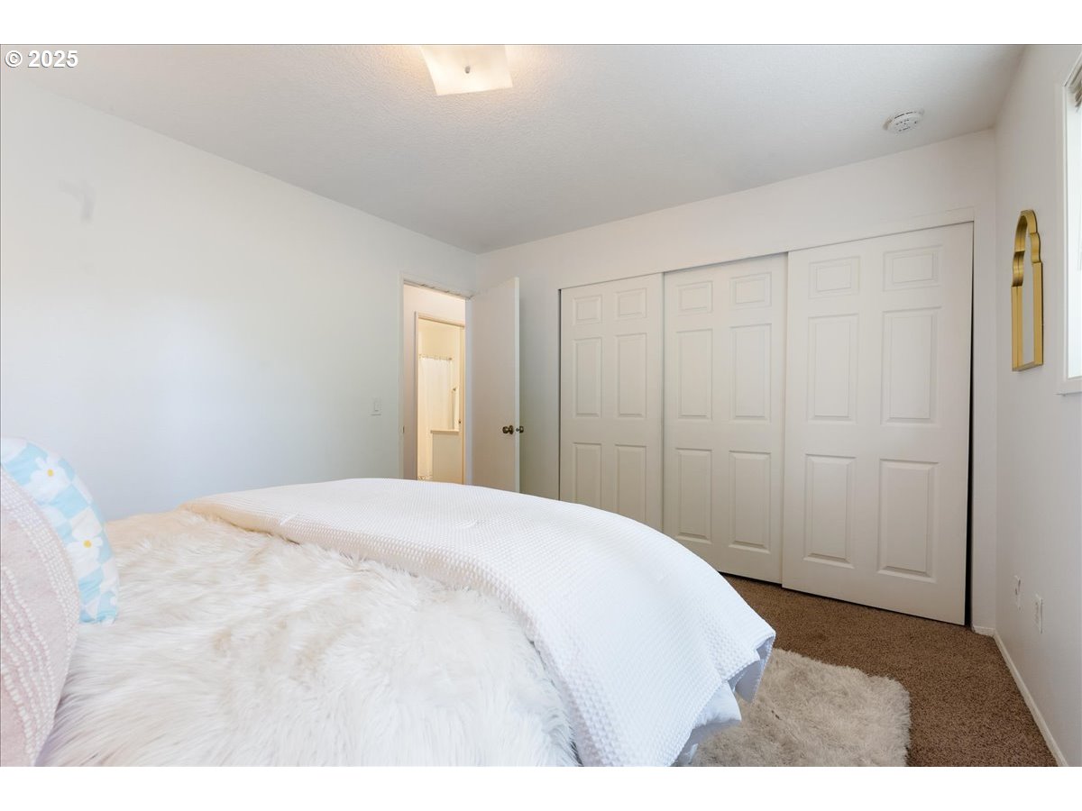 171 Northeast Olvera Court Gresham, OR 97030 - Photo 18 of 45