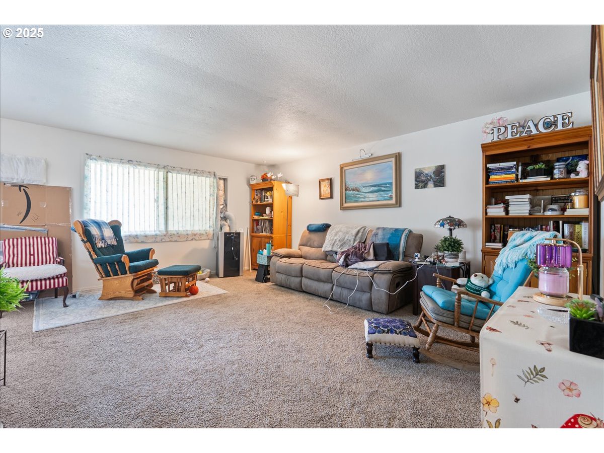 171 Northeast Olvera Court Gresham, OR 97030 - Photo 34 of 45