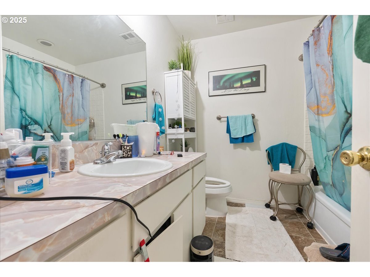 171 Northeast Olvera Court Gresham, OR 97030 - Photo 41 of 45