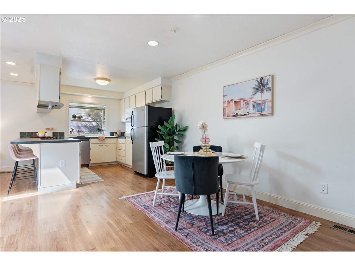 171 Northeast Olvera Court Gresham, OR 97030 - Photo 8 of 45