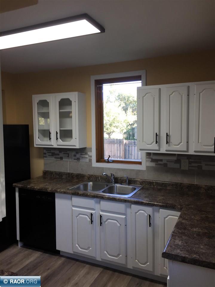 911 3rd Avenue Northeast Chisholm, MN 55719 - Photo 8 of 30