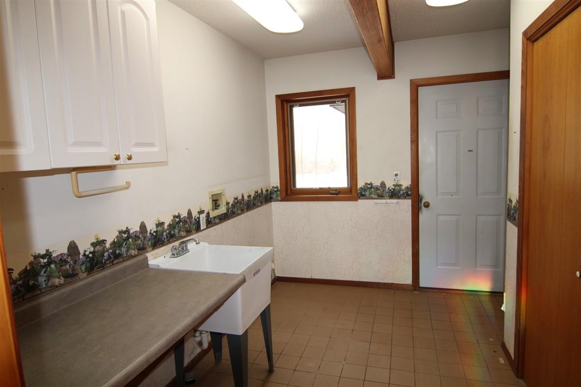 15651 Rock Grove Road Durand, IL 61024 - Photo 9 of 30