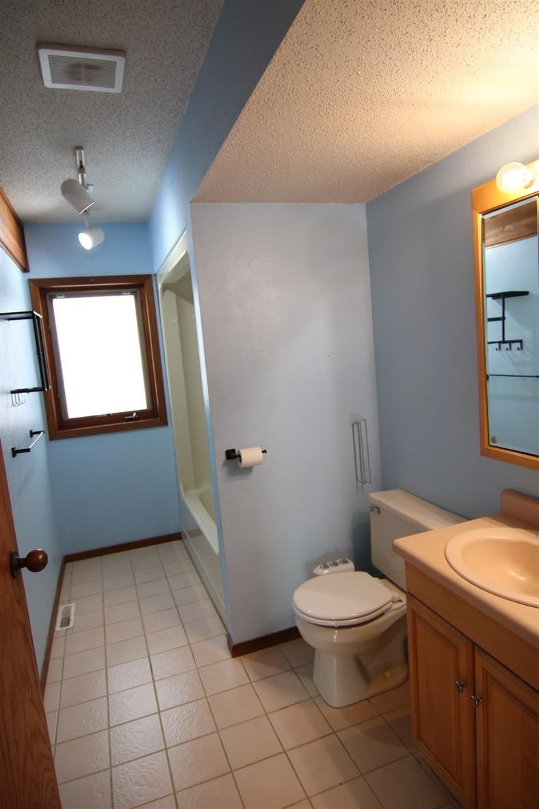 15651 Rock Grove Road Durand, IL 61024 - Photo 10 of 30