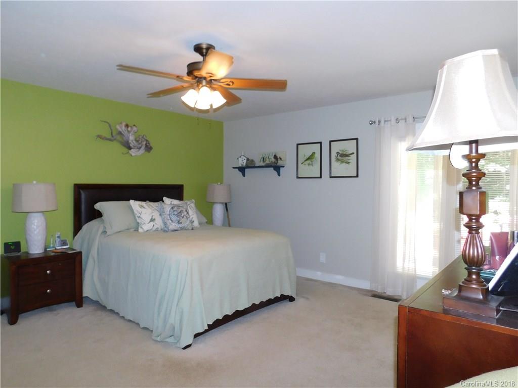 40 Oak Ridge Circle Columbus, NC 28722 - Photo 14 of 31 Gallery Image 14