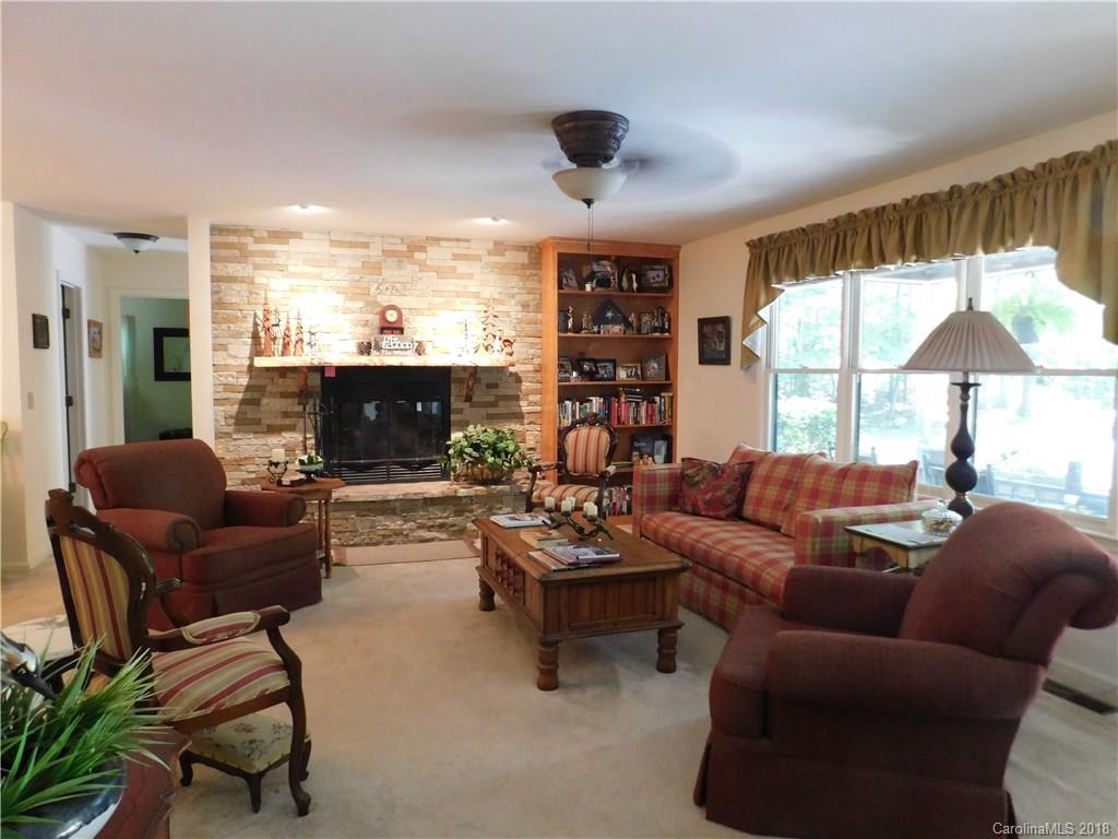 40 Oak Ridge Circle Columbus, NC 28722 - Photo 3 of 31 Gallery Image 3