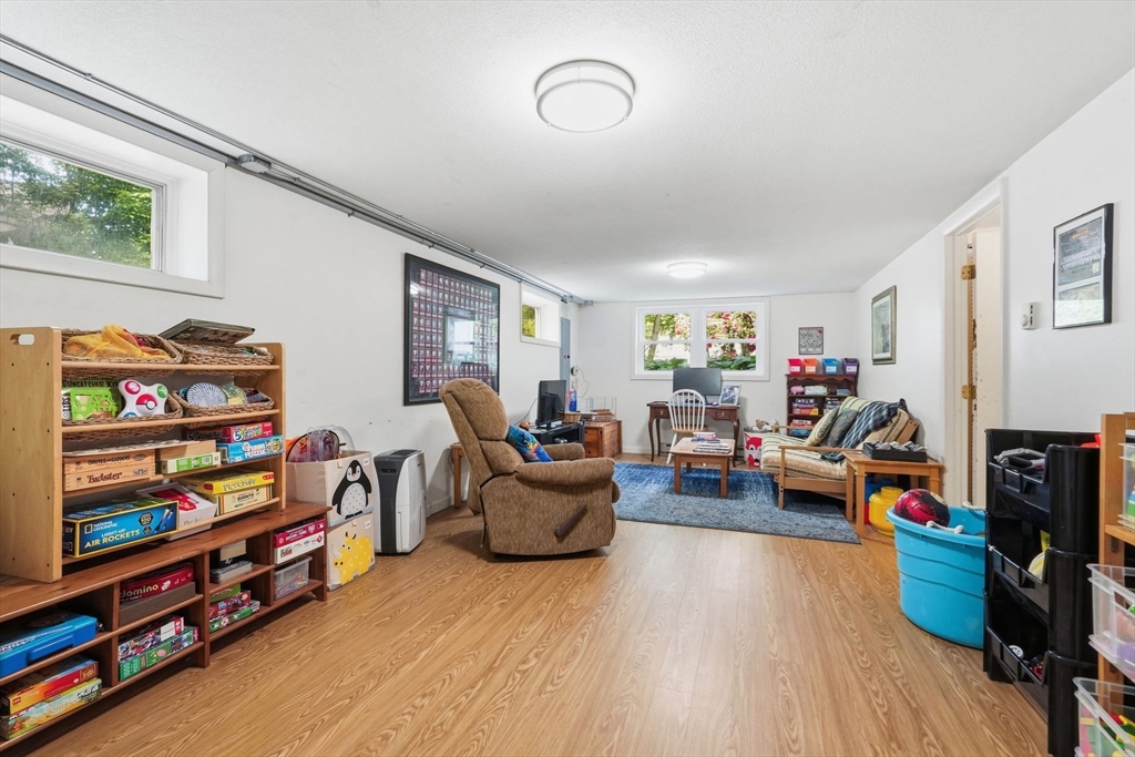 189 Pondview Drive Amherst, MA 01002 - Photo 36 of 42 Gallery Image 36