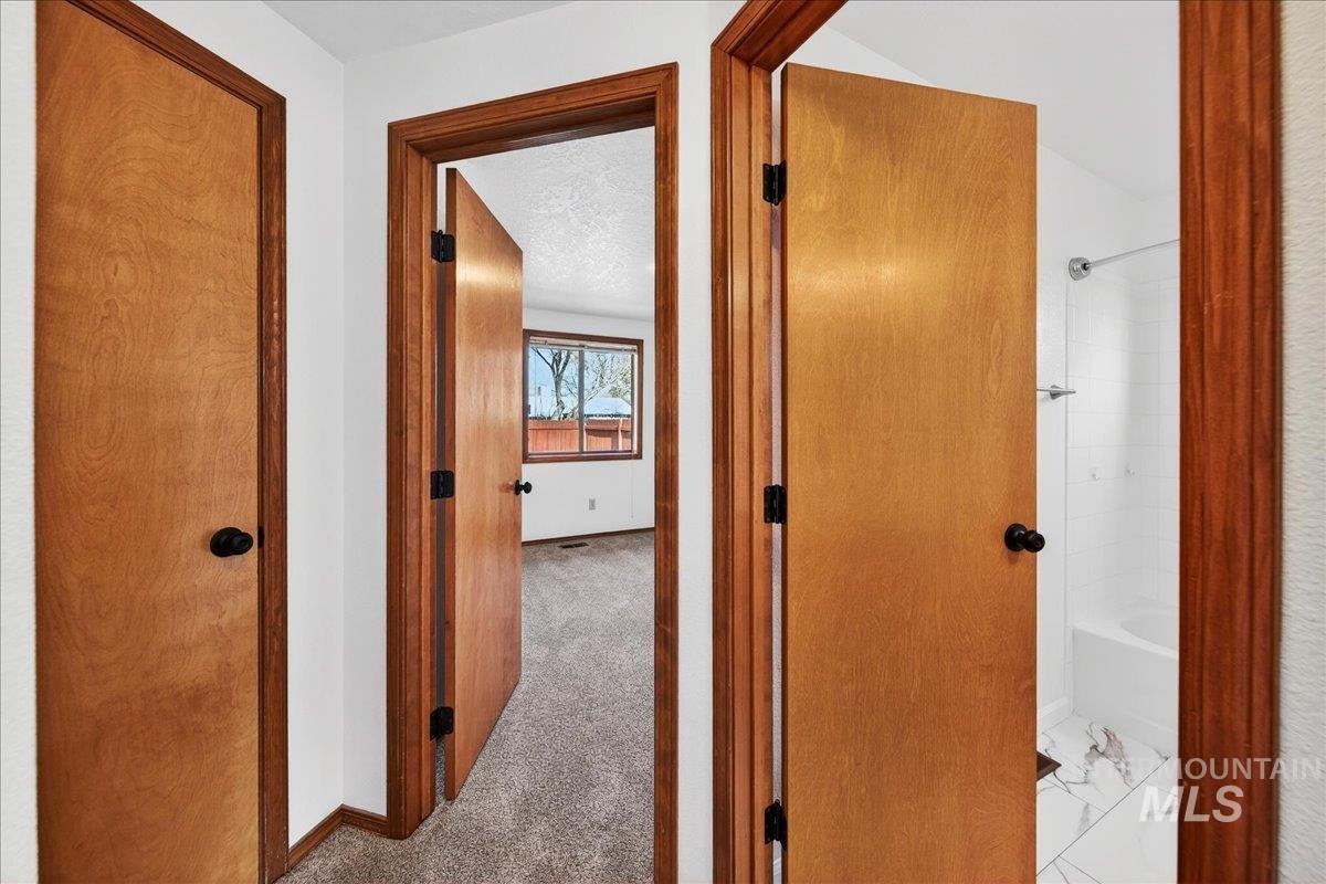 9698 West Linstock Lane Boise, ID 83704 - Photo 8 of 31