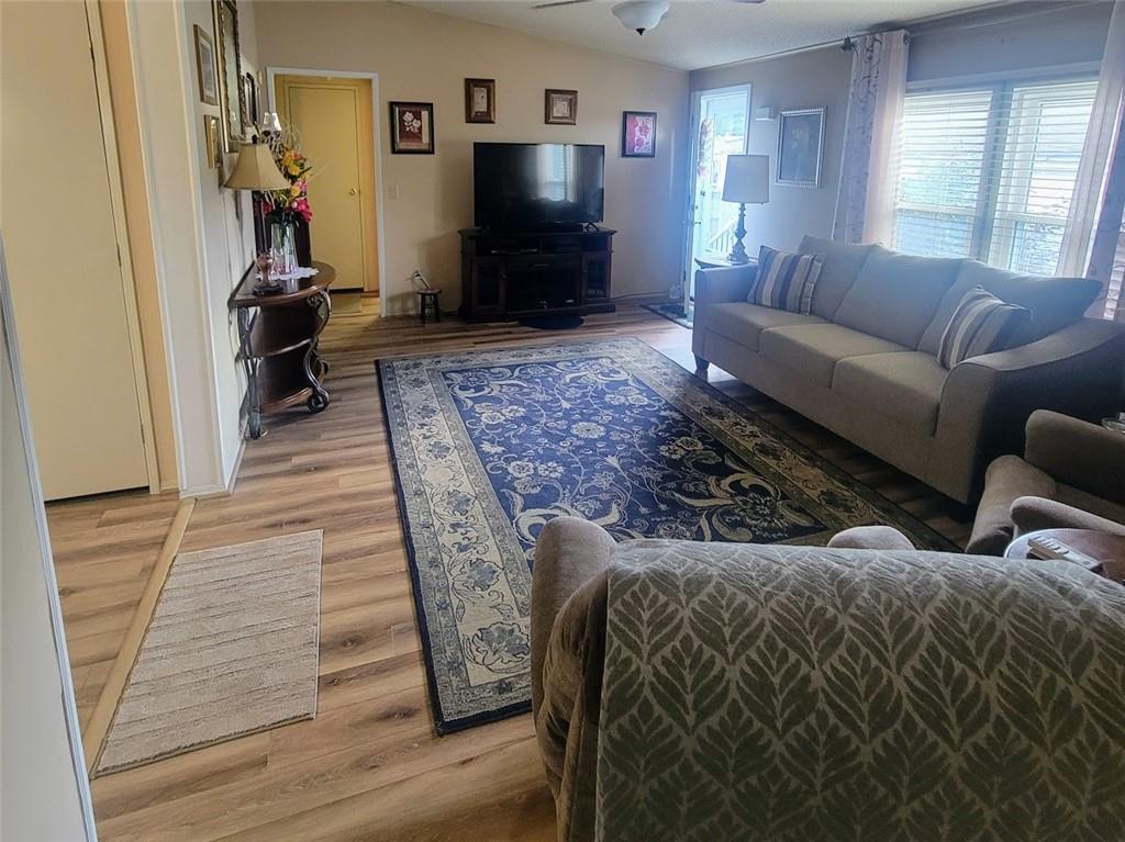 264 Ridge Lane Murrysville, PA 15668 - Photo 12 of 35 Large living room, with plenty of space