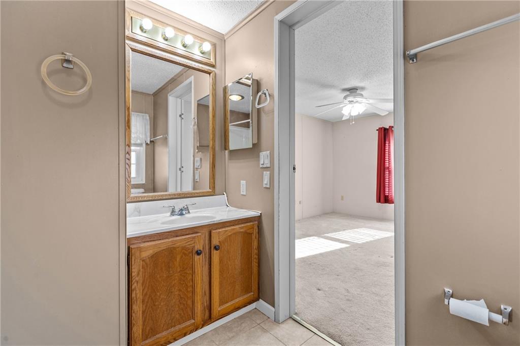 264 Ridge Lane Murrysville, PA 15668 - Photo 23 of 35 Ensuite to primary bedroom