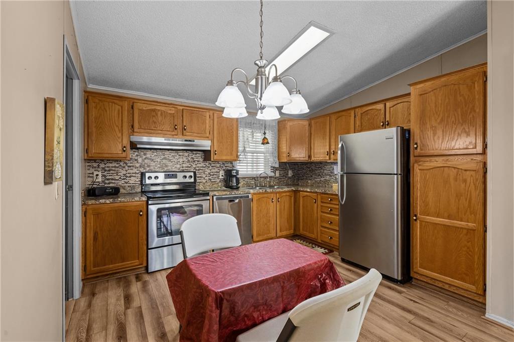 264 Ridge Lane Murrysville, PA 15668 - Photo 5 of 35 Well lit kitchen with lots of room to hold all of your kitchen gadgets!