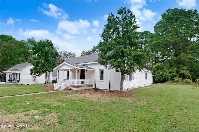 $229,900 | 205 East Carolina Street, Fremont, NC 27830