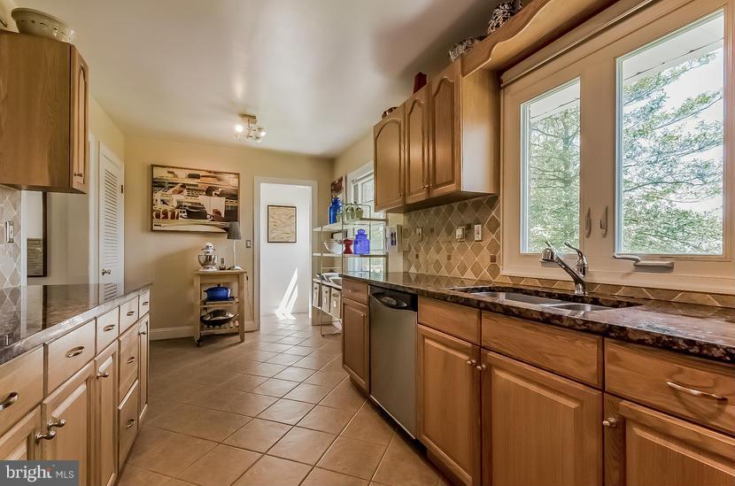 1920 Gayfields Drive Silver Spring, MD 20906 - Photo 6 of 30 Kitchen