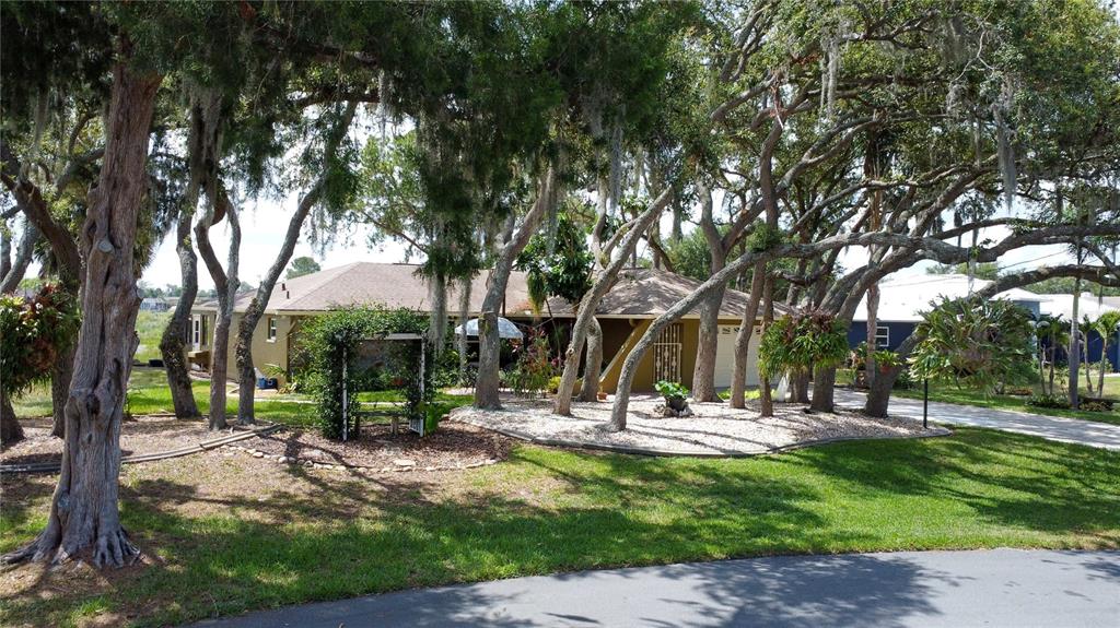 268 Eastpoint Court Spring Hill, FL 34606 - Photo 2 of 43