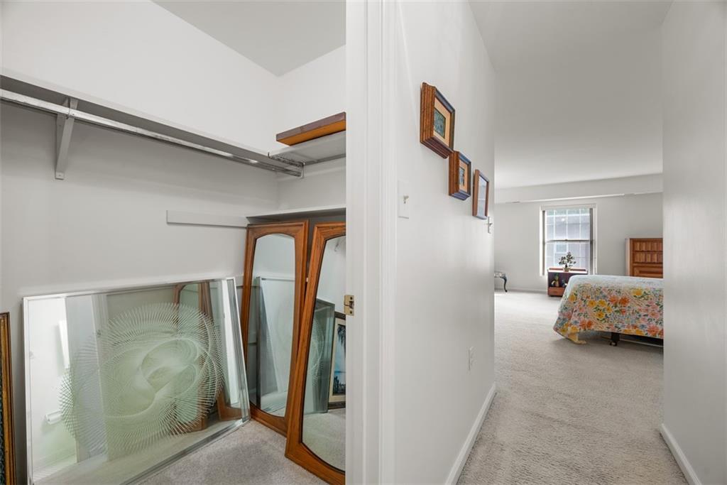302 Fox Chapel Road, Unit 613 Pittsburgh, PA 15238 - Photo 24 of 37 a view of living room