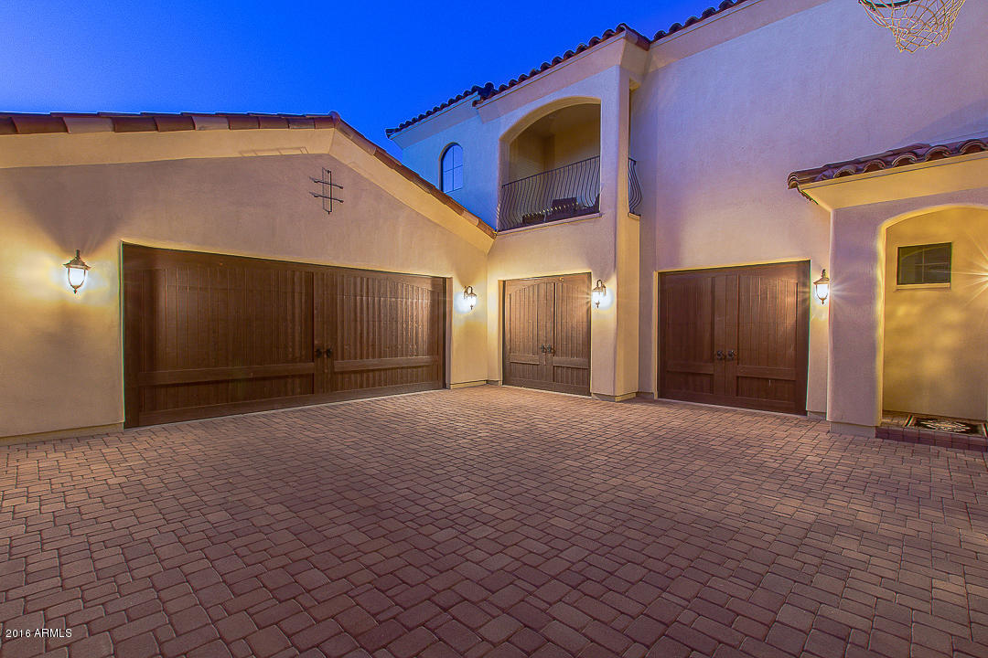 12980 East Cochise Road Scottsdale, AZ 85259 - Photo 4 of 48 Motor Court-Yard