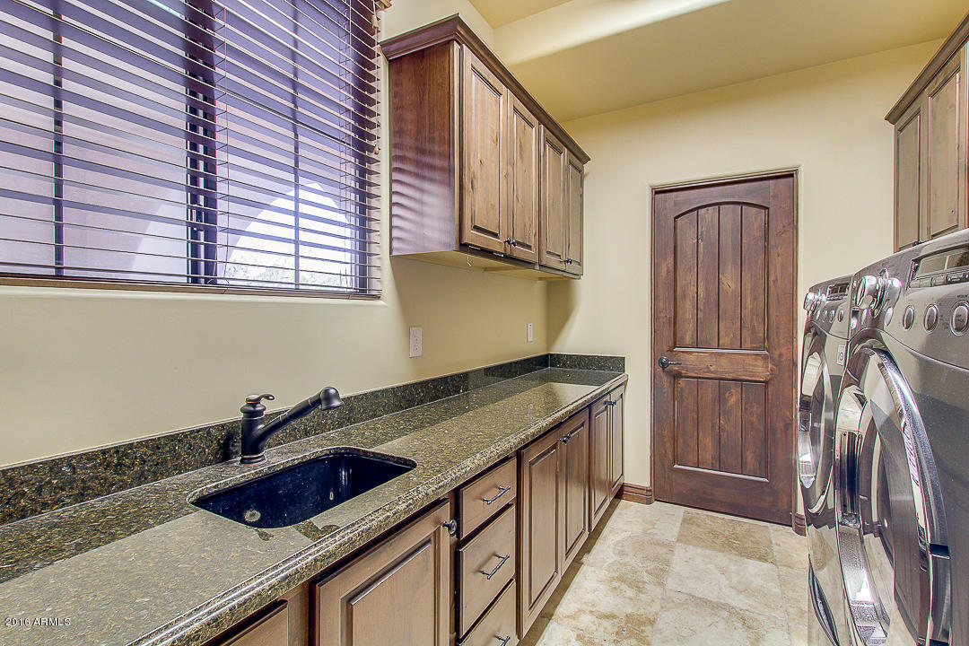12980 East Cochise Road Scottsdale, AZ 85259 - Photo 41 of 48 Laundry