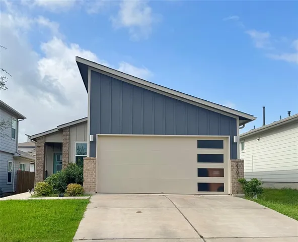 $2,100 | 2307 Langdale Lane, Austin, TX 78754