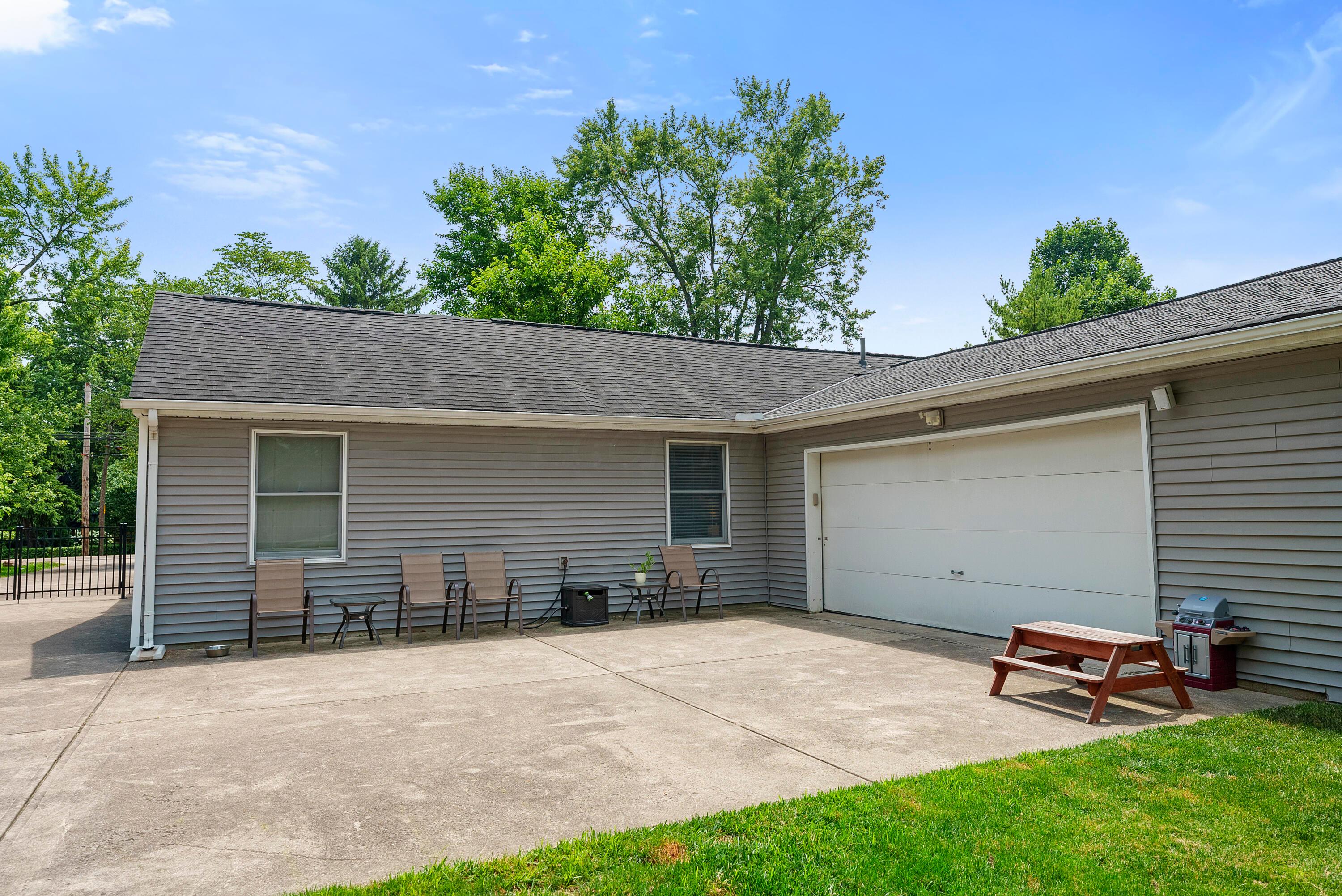 1302 Francisco Road Columbus, OH 43220 - Photo 31 of 33 DSC01558