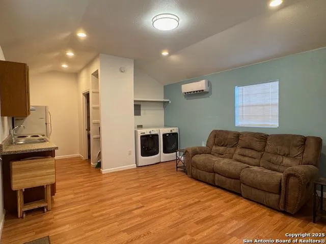 $750 | 203 East Avenue F, Christine, TX 78012