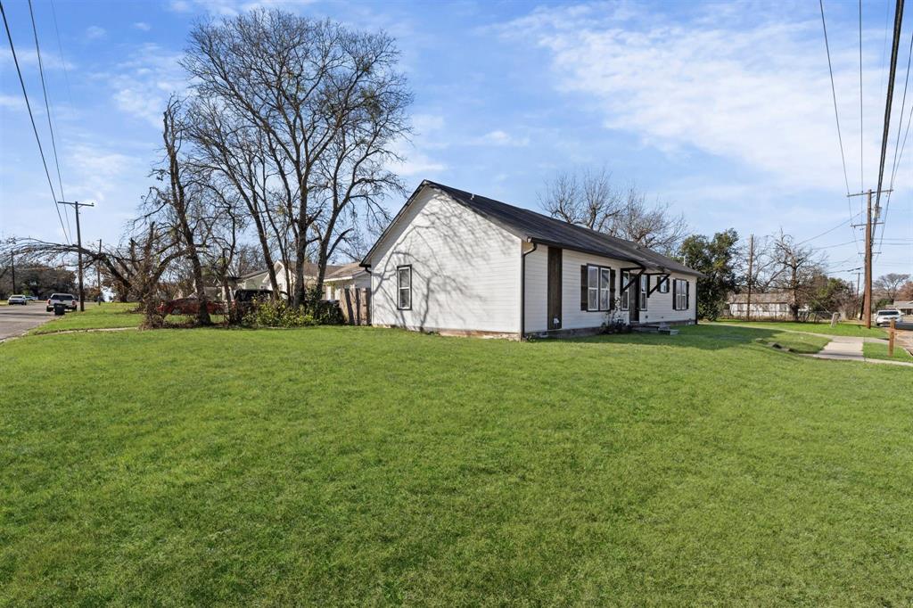 3100 North 27th Street Waco, TX 76708 - Photo 19 of 27 a front view of house with yard