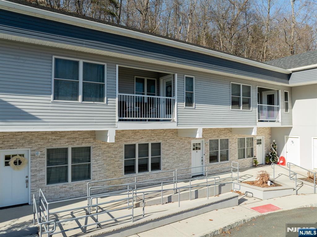 165 Lakeside Road, Unit 8 West Milford, NJ 07421 - Photo 34 of 41