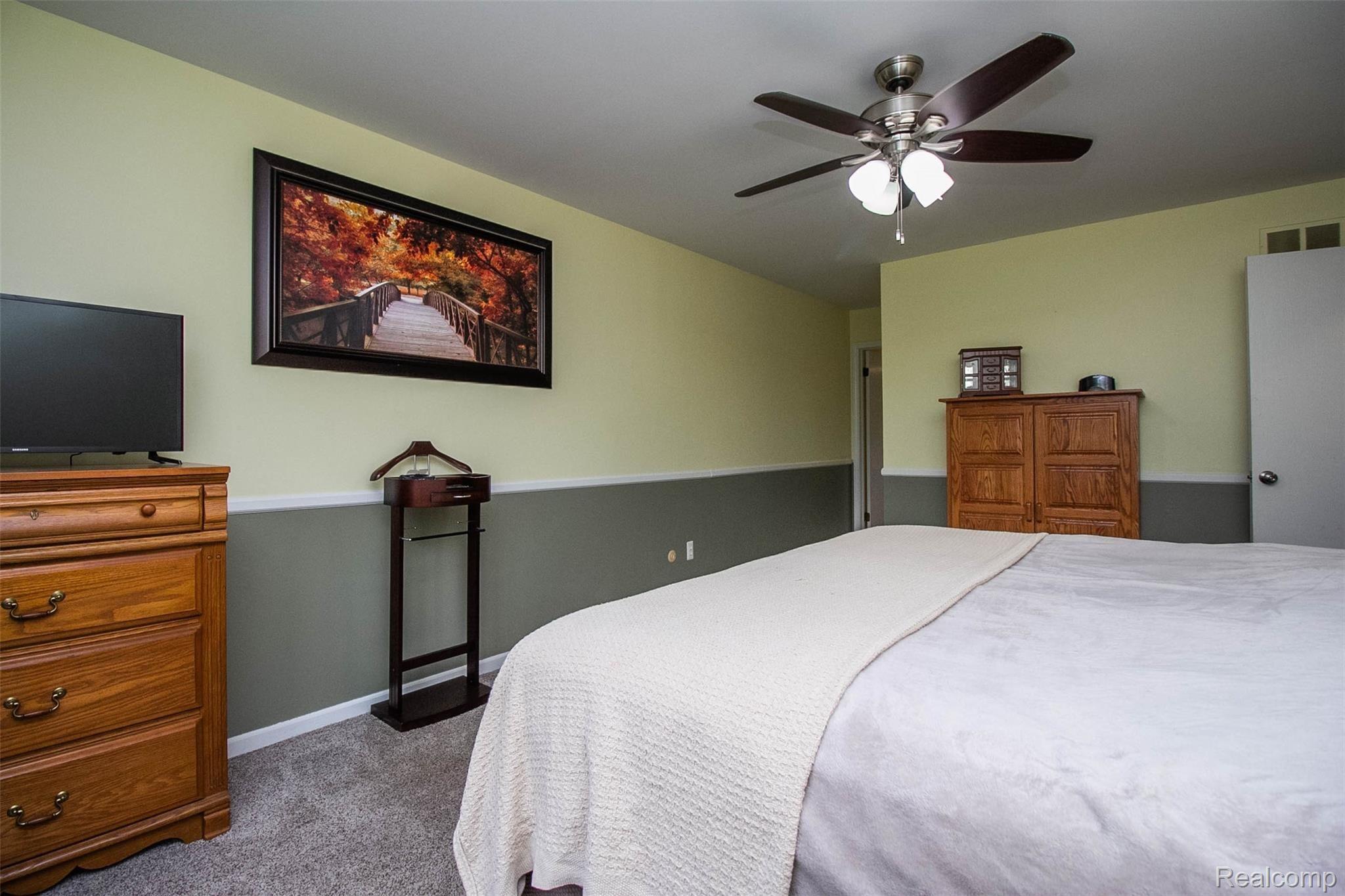 44569 Ridgefield Road Canton, MI 48188 - Photo 23 of 38 23.jpg