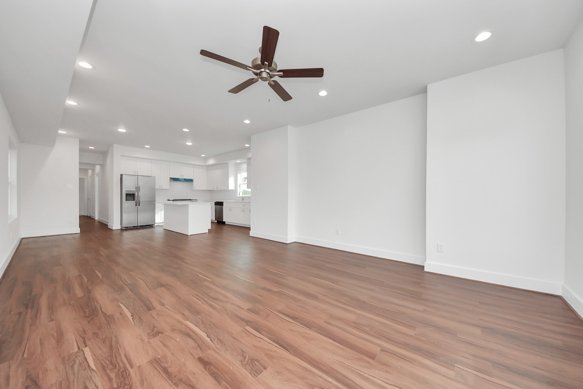 611 East 39th Street, Unit D Houston, TX 77022 - Photo 4 of 33