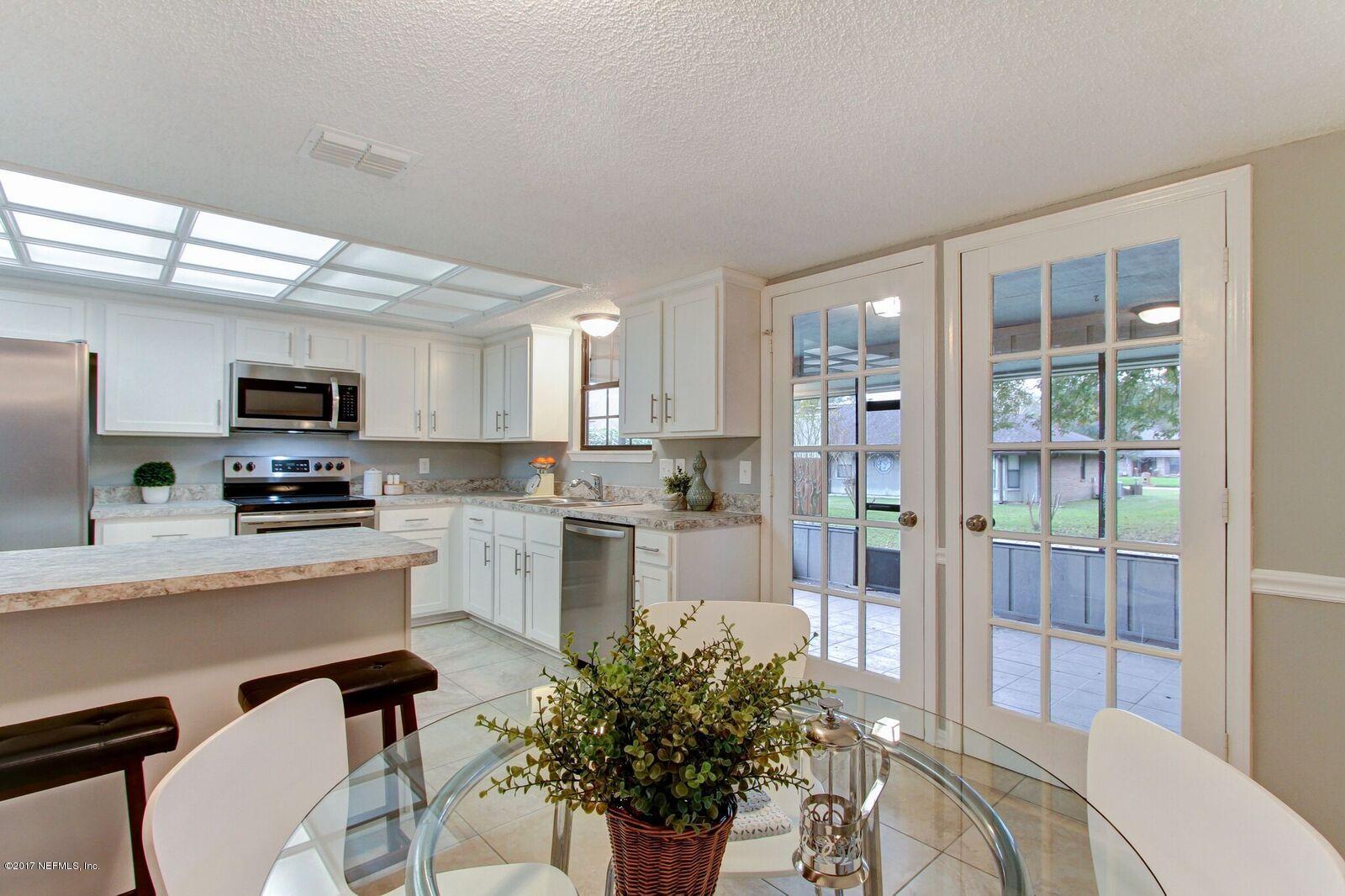 11834 Remsen Road Jacksonville, FL 32223 - Photo 37 of 43 Rave Home Staging in Jacksonville (31)_p