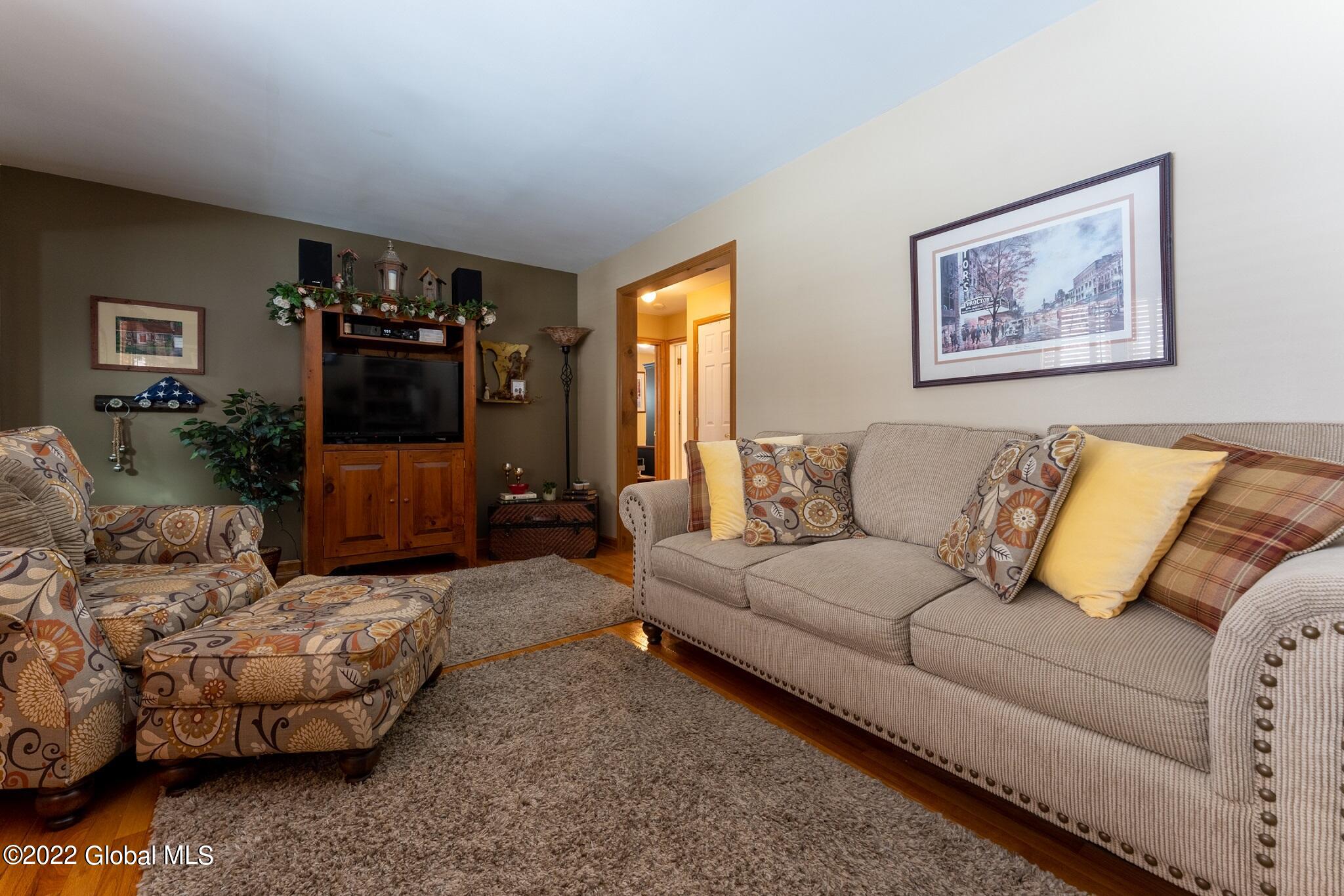 1239 Waverly Place Schenectady, NY 12308 - Photo 8 of 34 1239 Waverly Pl Schenectady NY mls-16