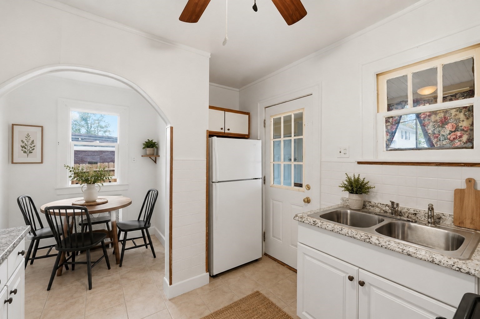 73 Santa Barbara Street Springfield, MA 01104 - Photo 6 of 35 Gallery Image 6
