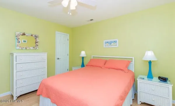 $2,000 | 4008 4th Street, Surf City, NC 28445