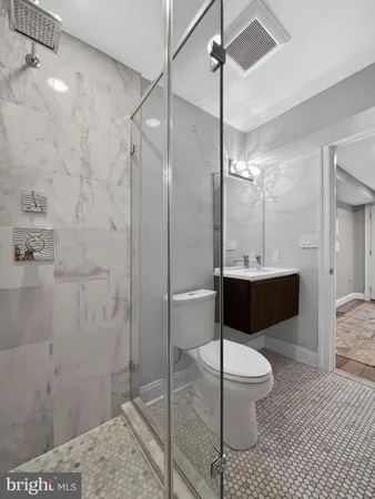 $2,000,000 | 611 Maryland Avenue Northeast, Washington, DC 20002