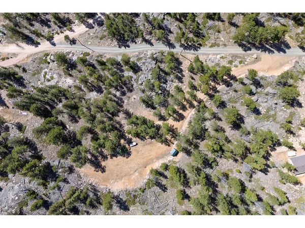 a view of a dry field