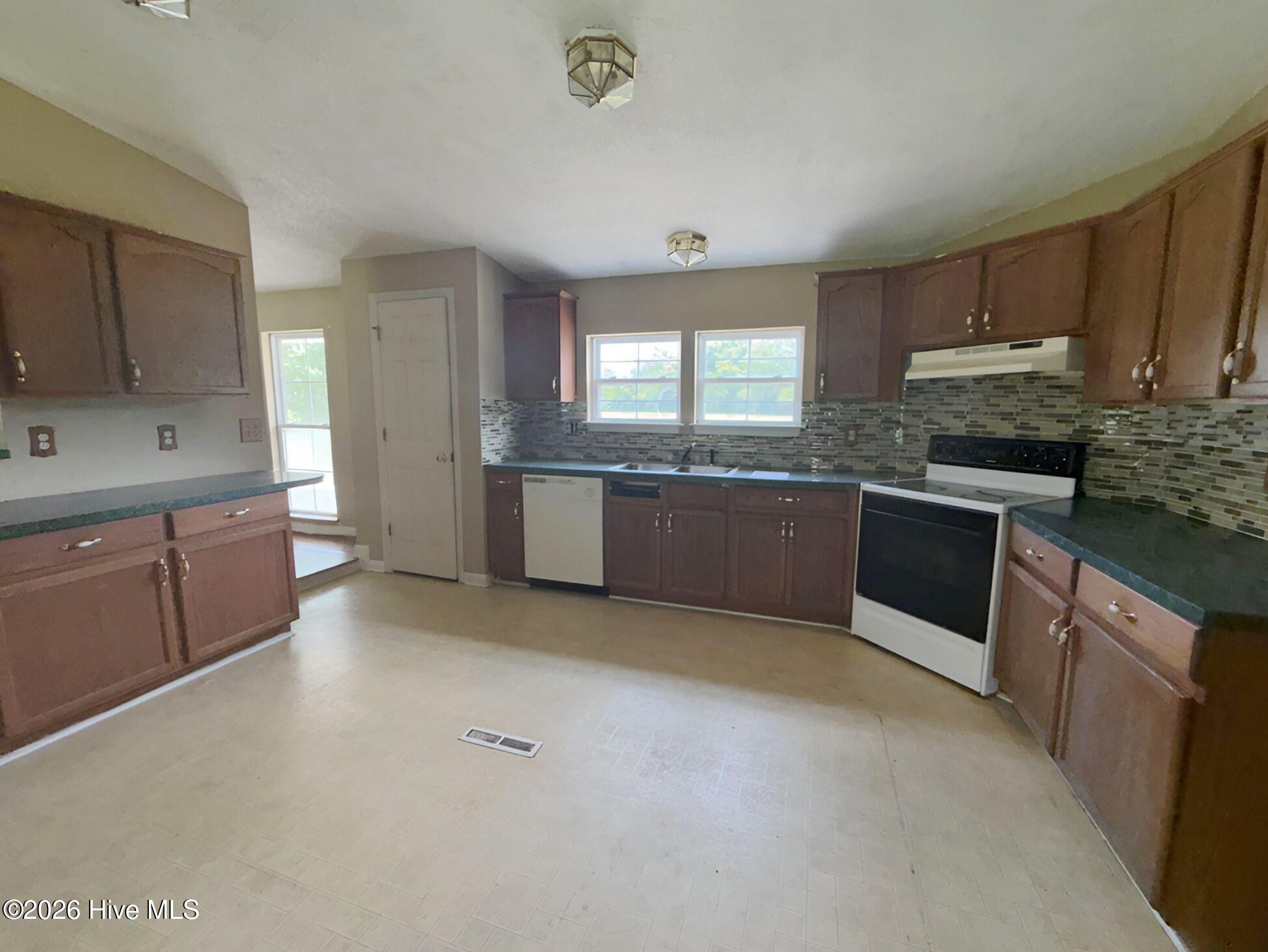 38 Banks Road Snow Hill, NC 28580 - Photo 10 of 20 Gallery Image 10