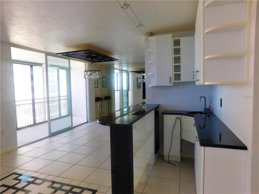 627 Alhambra Road, Unit 603 Venice, FL 34285 - Photo 14 of 23