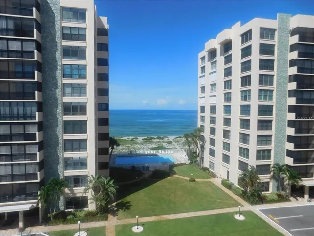 $3,300 | 627 Alhambra Road, Unit 603, Venice, FL 34285