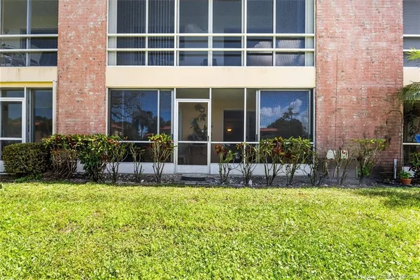 $119,888 | 1943 Southwest Palm City Road, Unit 22D, Stuart, FL 34994