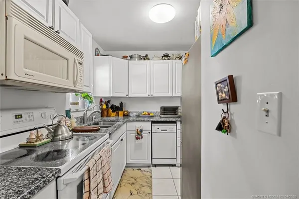 $119,888 | 1943 Southwest Palm City Road, Unit 22D, Stuart, FL 34994