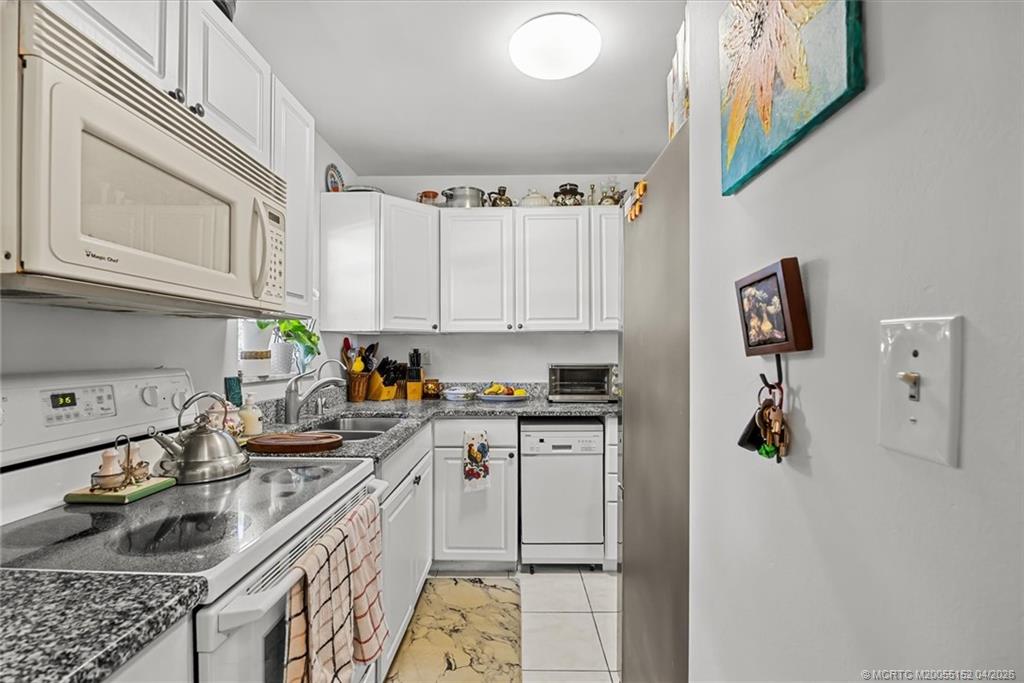 1943 Southwest Palm City Road, Unit 22D Stuart, FL 34994 - Photo 5 of 26