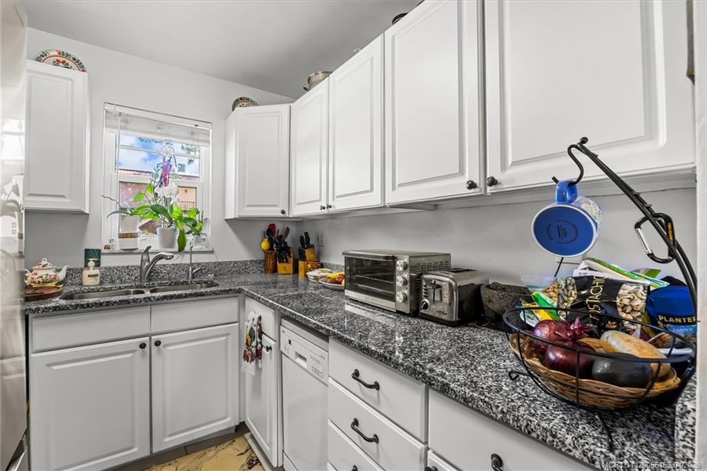 1943 Southwest Palm City Road, Unit 22D Stuart, FL 34994 - Photo 8 of 26