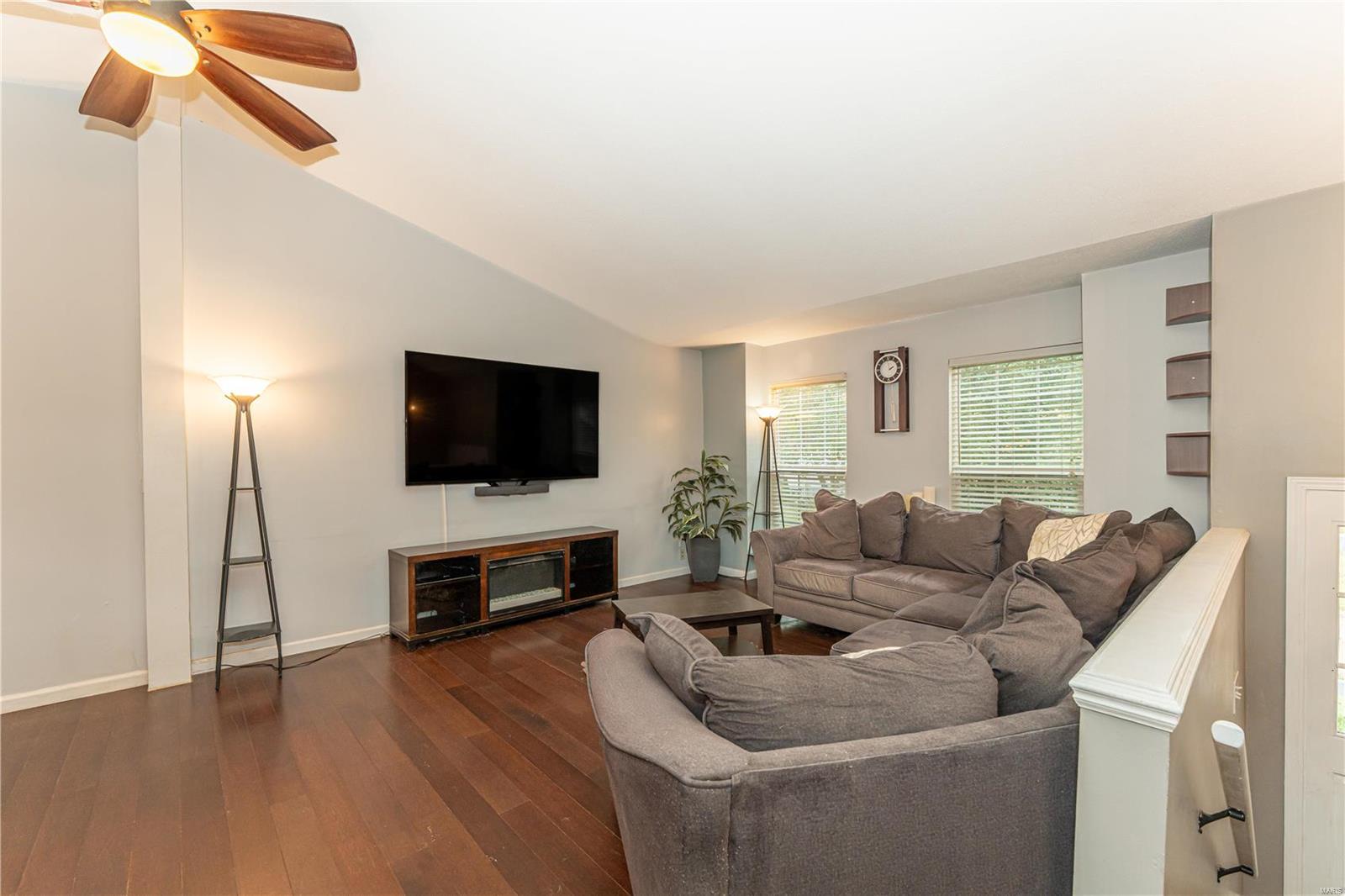 802 Williams Drive Eureka, MO 63025 - Photo 4 of 33