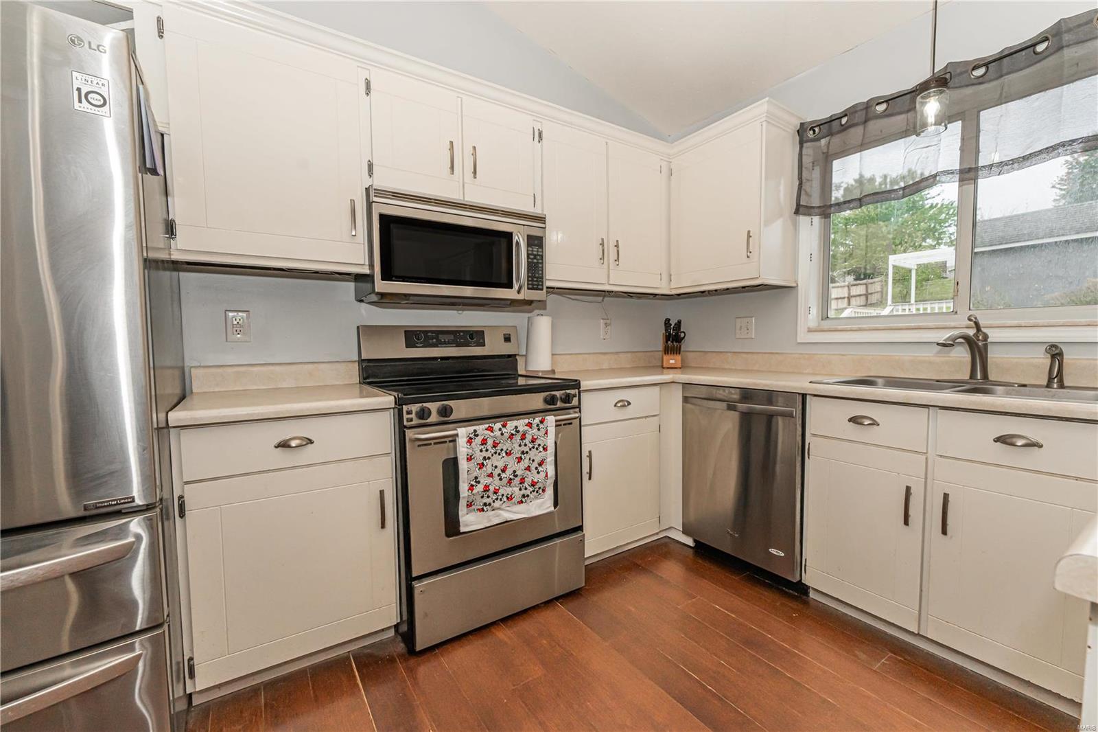 802 Williams Drive Eureka, MO 63025 - Photo 6 of 33